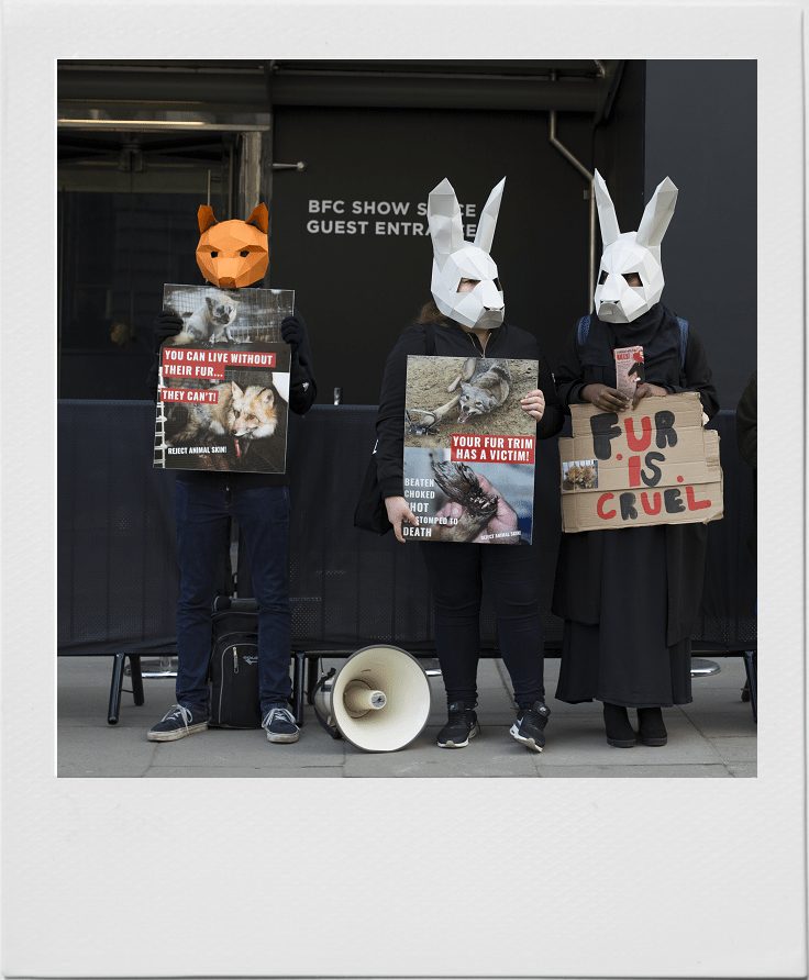 London-Fashion-Week-Demonstranten