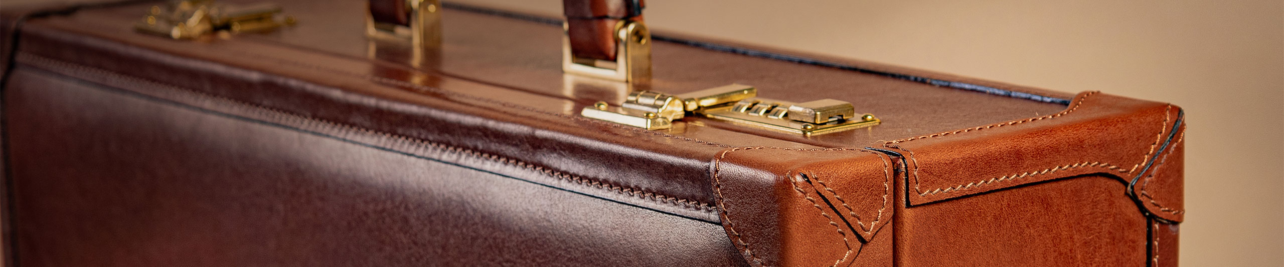 The Buroni Aktentasche aus italienischem Vollnarbenleder – Gesamtansicht