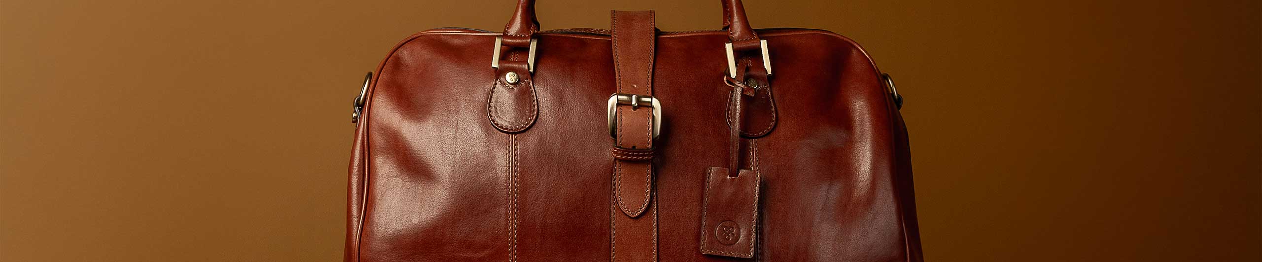 Die Farini Leder-Handgepäcktasche – Gesamtansicht aus braunem italienischem Leder