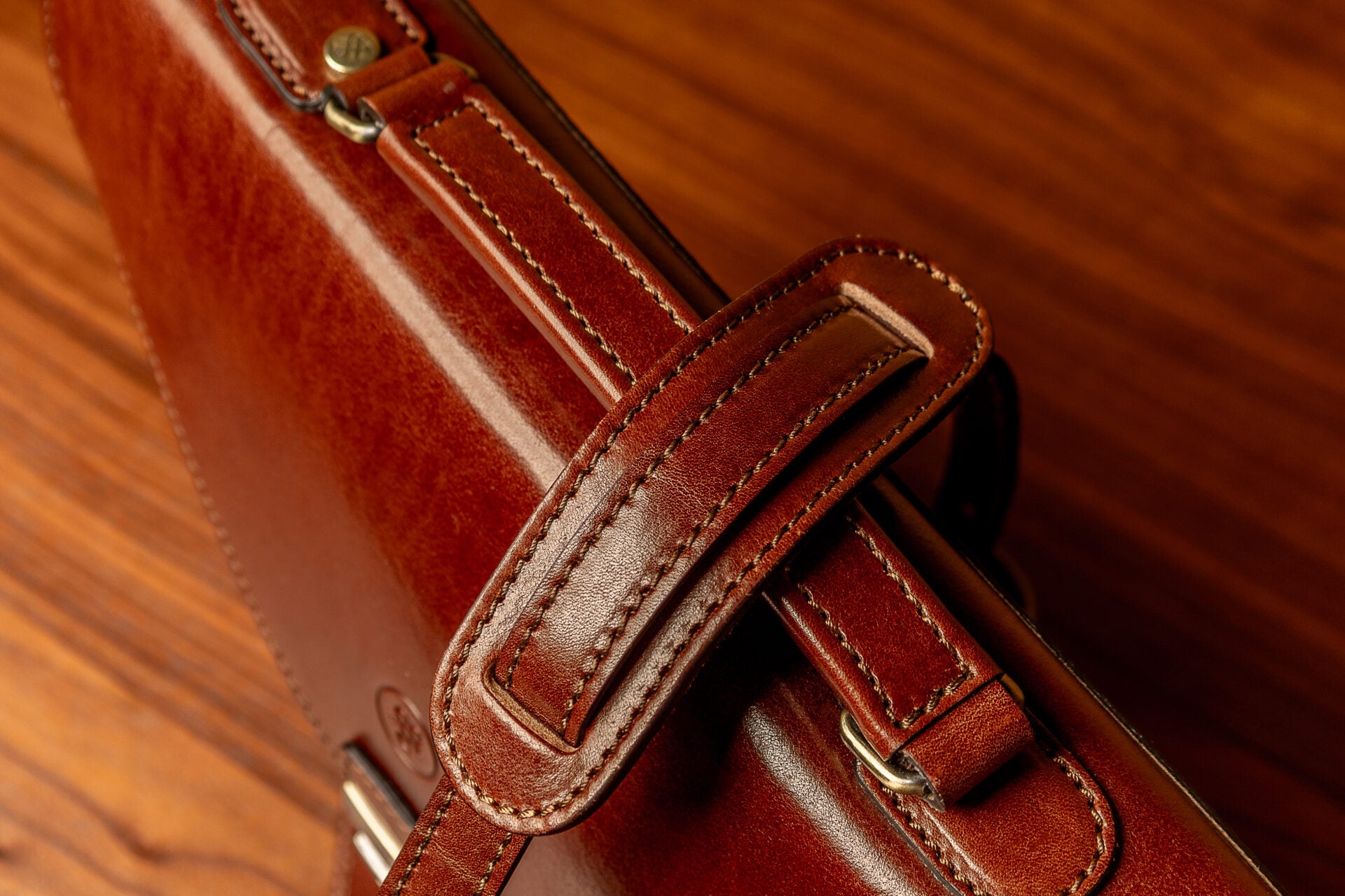 Lorenzo leather briefcase with detachable leather shoulder strap